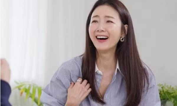 Sao 'Bản tình ca mùa đông' nói về việc sinh con ở tuổi 49