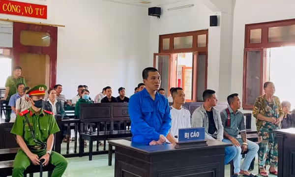 Đâm chết bạn nhậu vì rủ đi karaoke nhưng không vào hát