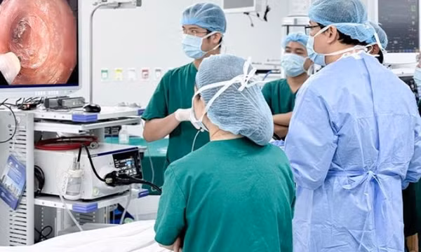 Khó nuốt, nuốt vướng nên đi khám ngay, tránh biến chứng nghiêm trọng