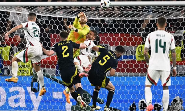 Tiền đạo Hungary vỡ xương mặt, nghỉ hết EURO 2024