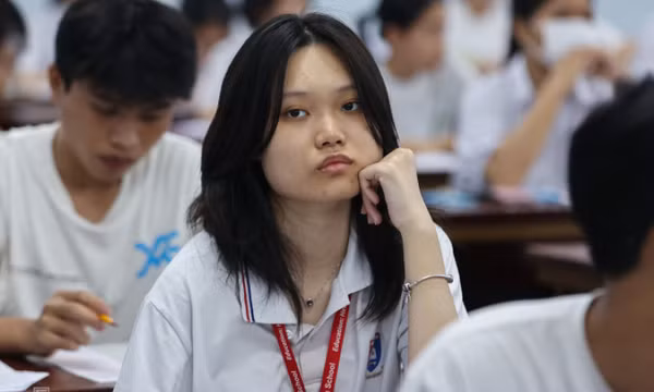 Ba lý do đẩy điểm chuẩn học bạ suýt soát 30