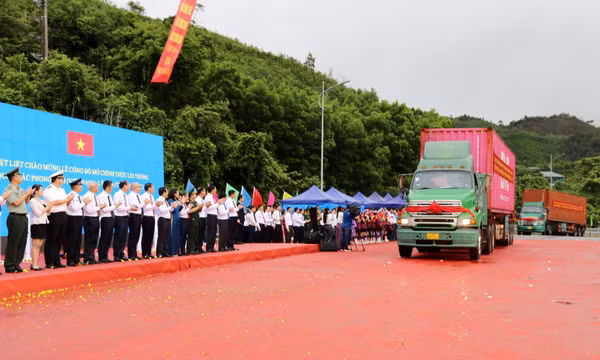 Lễ công bố mở chính thức cặp cửa khẩu song phương Hoành Mô (Việt Nam) - Động Trung (Trung Quốc), lối thông quan Bắc Phong Sinh (Việt Nam) - Lý Hỏa (Trung Quốc)