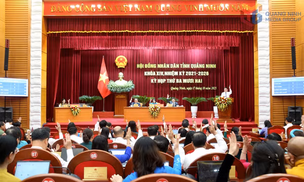 Kỳ họp thứ 32 HĐND tỉnh thông qua 12 nghị quyết quan trọng