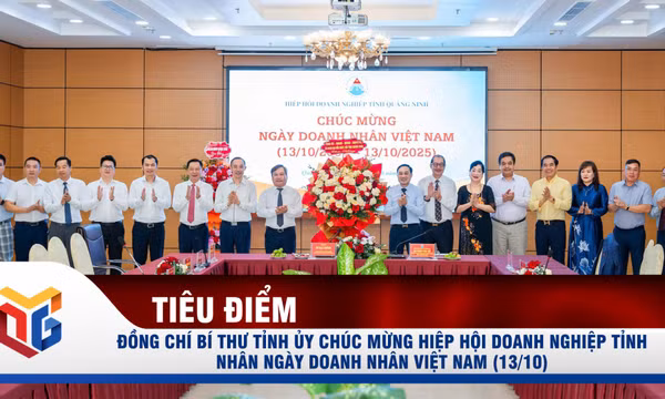 Đồng chí Bí thư Tỉnh ủy chúc mừng Hiệp hội Doanh nghiệp tỉnh nhân Ngày Doanh nhân Việt Nam (13/10)