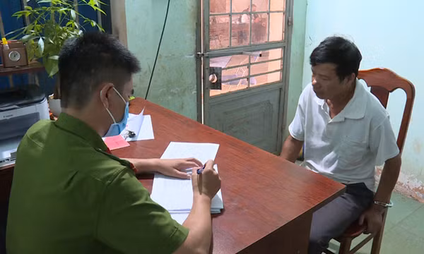 Khởi tố nghi phạm sát hại người phụ nữ trong quán cà phê