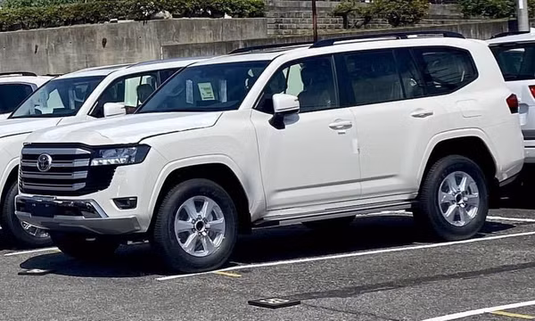 Toyota Land Cruiser 2022 loại bỏ động cơ V8, sẽ ra mắt trong tháng 5/2021?