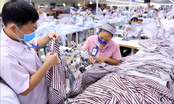 Đề nghị sử dụng kinh phí từ gói 62.000 tỷ đồng để hỗ trợ lao động bị ảnh hưởng dịch COVID-19