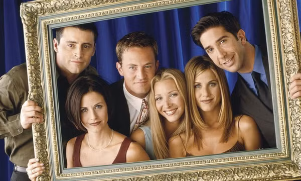 Dàn diễn viên toàn sao của show truyền hình ăn khách "Friends" sau 17 năm