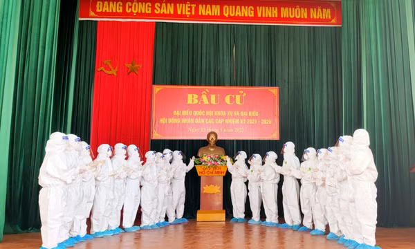 Vượt khó khăn góp sức chống dịch, lập thành tích mừng sinh nhật Bác