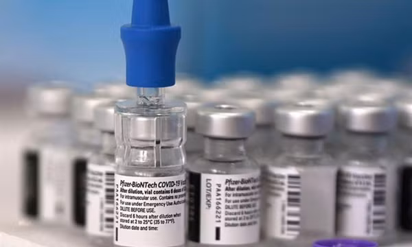 Kết hợp mũi 1 vaccine AstraZeneca mũi 2 Pfizer an toàn và hiệu quả cao
