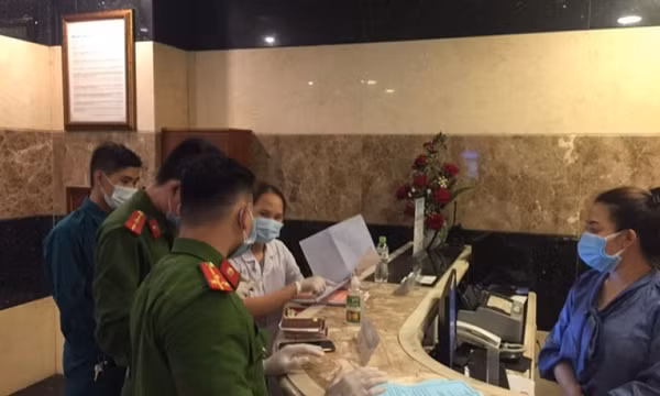 Xử phạt 7 chuyên gia Trung Quốc vi phạm cách ly y tế