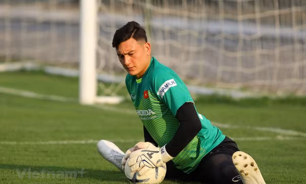 Đặng Văn Lâm bất ngờ bị loại khỏi đội tuyển Việt Nam vì COVID-19