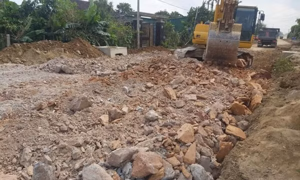 Bắt đối tượng xưng phóng viên đòi 45 triệu đồng để gỡ bài