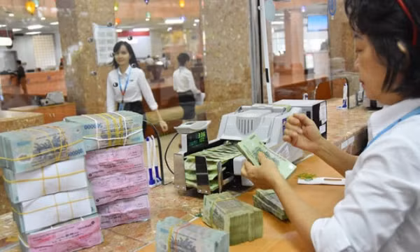 Lần đầu tiên ngân hàng bán nợ vay tiêu dùng