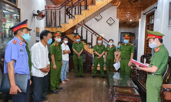 Ba cha con kê khống 353 ngôi mộ giả, chiếm đoạt hơn 700 triệu đồng