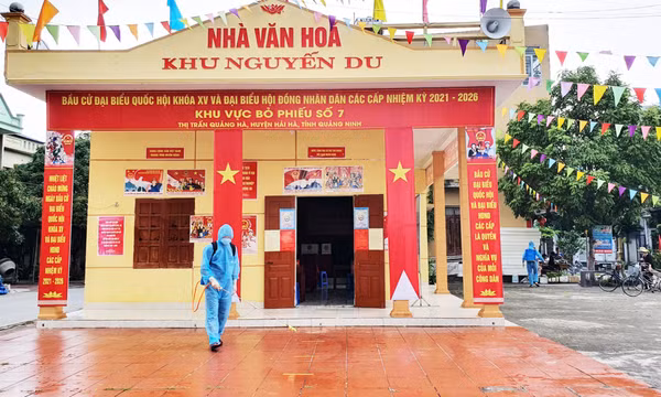 Khử khuẩn, đảm bảo an toàn tất cả khu vực bầu cử