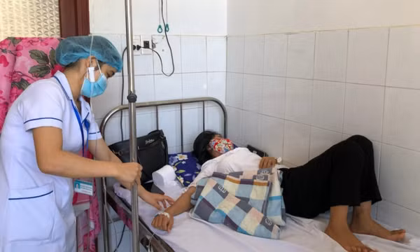 26 người bị ngộ độc sau khi ăn bánh mì