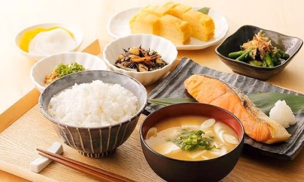 Bí quyết ăn cơm giúp người Nhật sống lâu