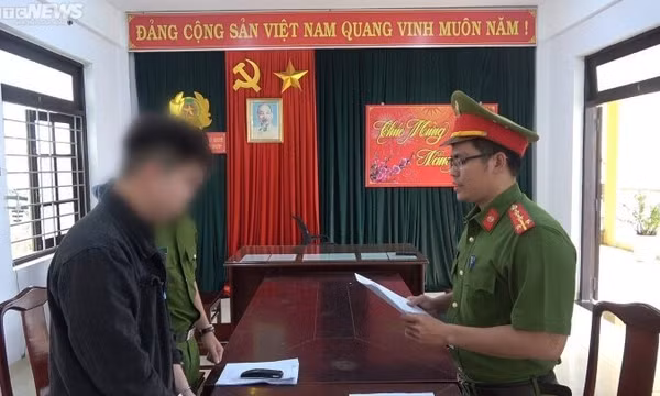 Bắt nam thanh niên dùng clip nhạy cảm để cưỡng dâm bạn gái cũ