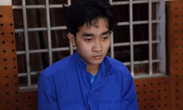Đánh người, cướp của vì... lấy đũa không hỏi