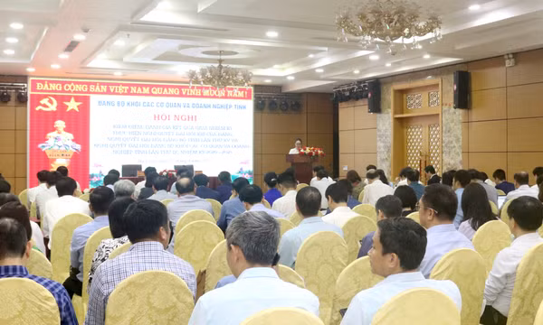Đảng bộ Khối các cơ quan và doanh nghiệp tỉnh kiểm điểm giữa nhiệm kỳ 2020-2025