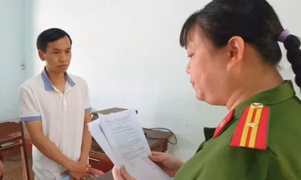 Nghi vợ ngoại tình, chồng đâm 2 người đàn ông rồi tự sát