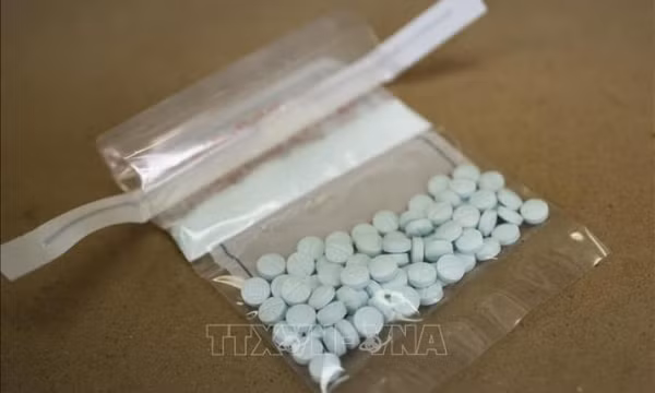 Mỹ trừng phạt các công ty Trung Quốc sản xuất trái phép thuốc giảm đau fentanyl