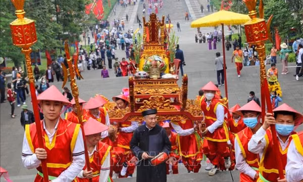 Độc đáo Lễ rước kiệu về Đền Hùng