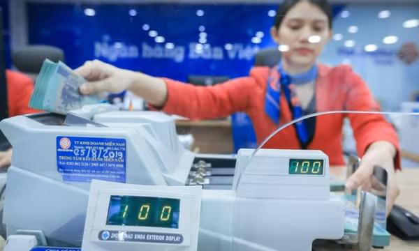Lãi suất tiền gửi đồng loạt giảm mạnh