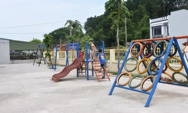Xây dựng sân vui chơi cho thiếu nhi