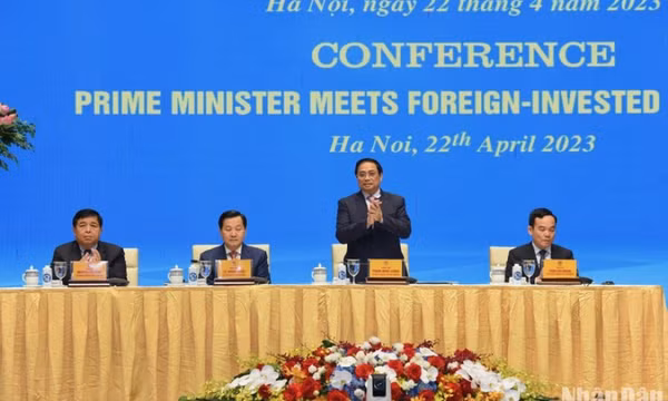 Đồng hành, thấu hiểu, chia sẻ khó khăn với các nhà đầu tư nước ngoài