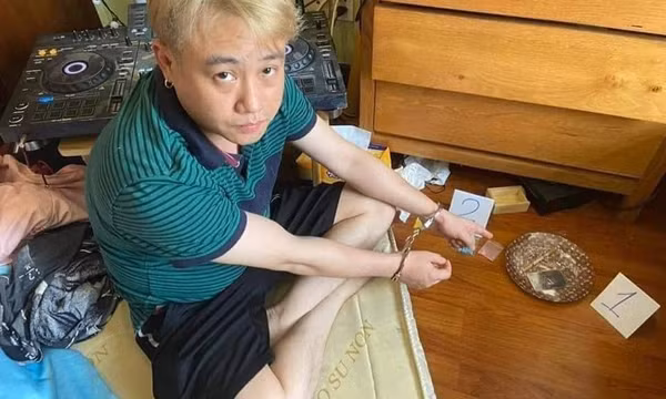 Diễn viên hài Hữu Tín hầu tòa vì ma túy