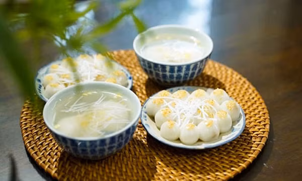 Chị em tranh cãi rôm rả đâu là bánh trôi, đâu là bánh chay