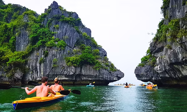 Báo Tây chia sẻ cách khám phá Việt Nam để mỗi giây phút đều vui và bất ngờ