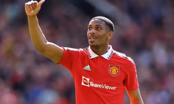 Martial tỏa sáng, Man Utd nhẹ nhàng đánh bại Everton