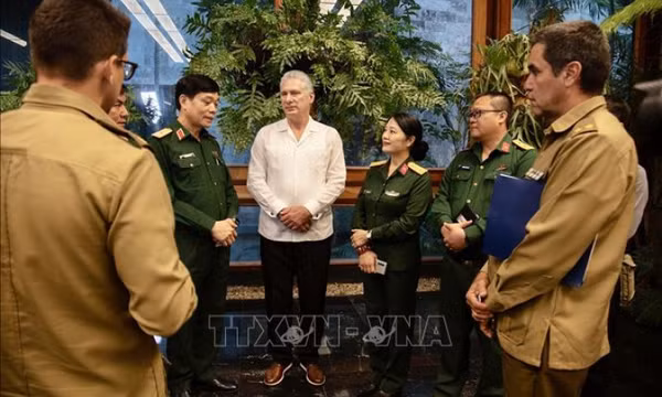Chủ tịch Cuba khẳng định luôn coi trọng quan hệ mọi mặt với Việt Nam