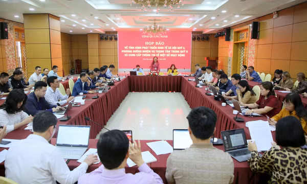Họp báo thông tin một số nội dung quan trọng và Hội nghị thông tin báo chí thường kỳ