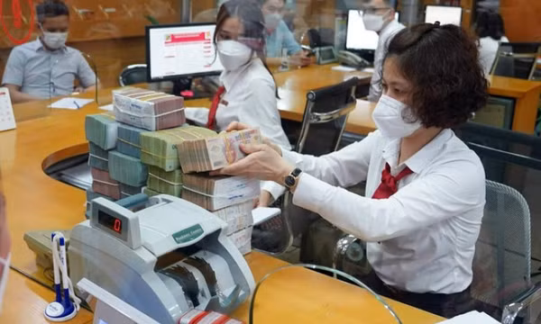 Khi chính sách tiền tệ đảo chiều...