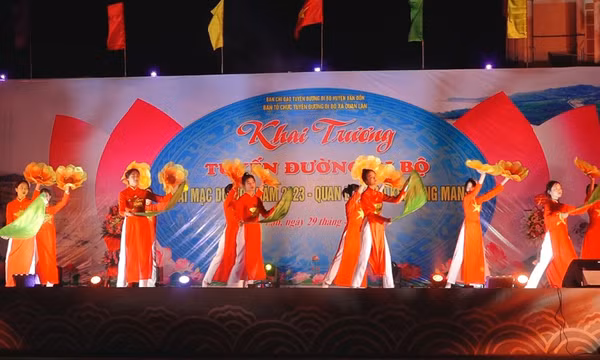 Vân Đồn: Khai trương 2 tuyến đường đi bộ tại xã Minh Châu và Quan Lạn