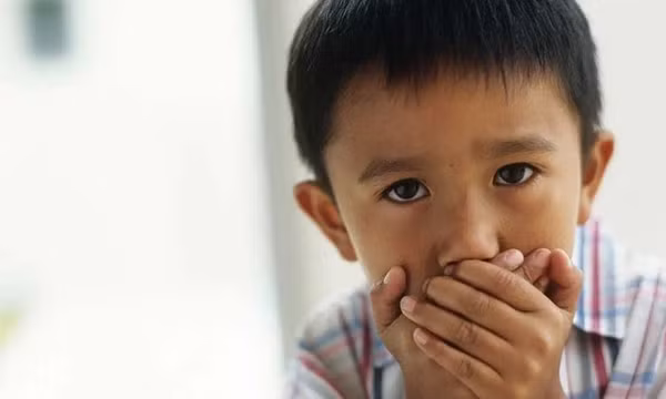 5 việc bố mẹ cần làm khi phát hiện trẻ nói tục, chửi thề