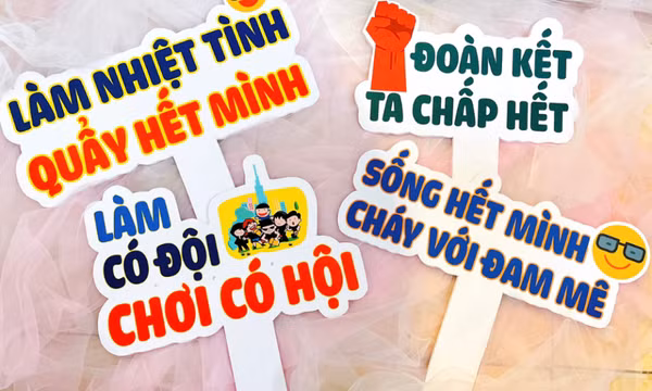 Cửa hàng in hashtag cầm tay chụp hình đẹp, uy tín và chất lượng