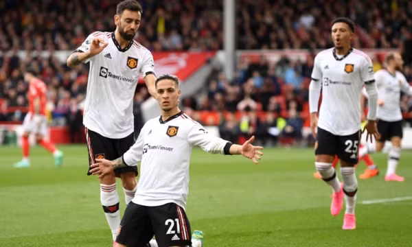 Man Utd lên thứ ba Ngoại hạng Anh