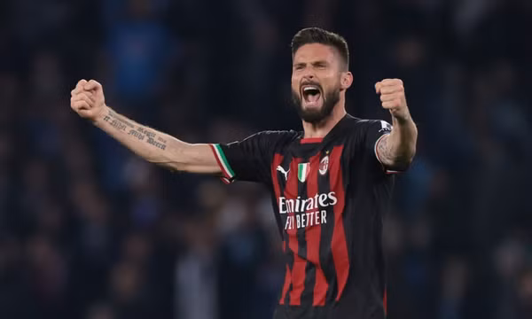 Vào bán kết, AC Milan ra thông báo về Giroud