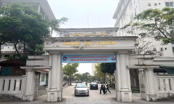Nghệ An: Tạm ngưng việc cô giáo chủ nhiệm lớp có nữ sinh tự tử