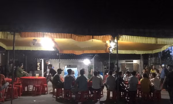 Điều tra vụ nam sinh lớp 9 dùng hung khí đâm bạn tử vong