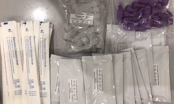 Có cần test nhanh Covid-19 khi xuất hiện triệu chứng ho, sốt?