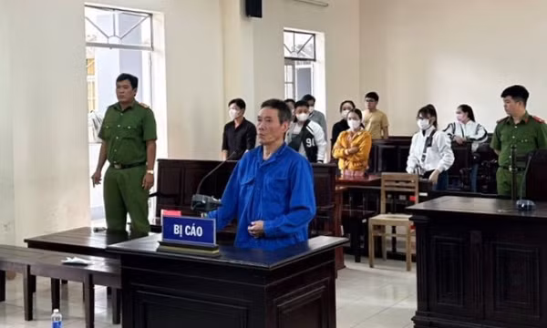 Lãnh án 18 năm tù vì đâm chết bạn nhậu