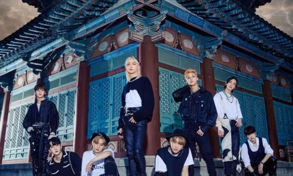 Xu hướng K-pop toàn cầu mới nhất: hiện đại kết hợp truyền thống