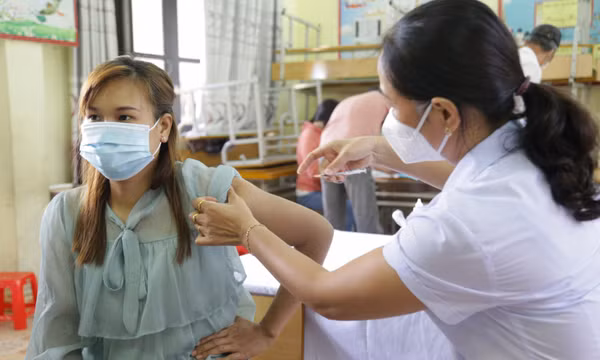 Tập trung triển khai Kế hoạch tiêm chủng diện rộng vắc xin phòng COVID-19 mũi thứ 3 trên địa bàn tỉnh