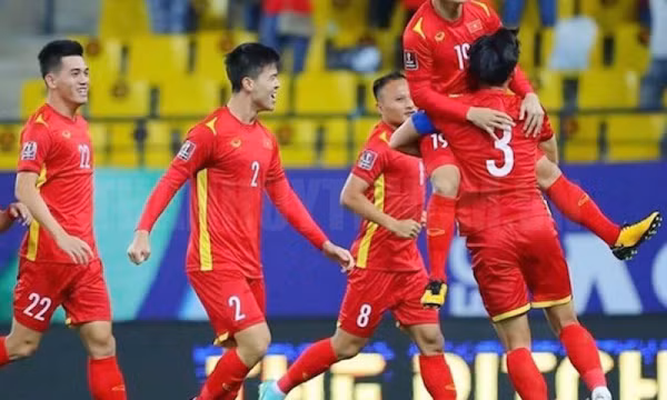 Bóng đá Việt Nam năm 2021: Thăng hoa và... hụt hẫng